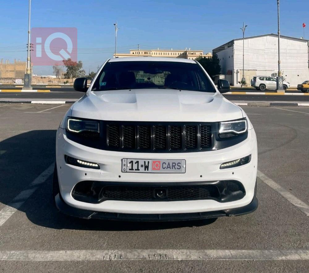 جیپ گراند شیرۆکی